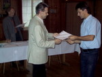 Foto: Diplomübergabe - Link öffnet Foto in Originalgrösse
